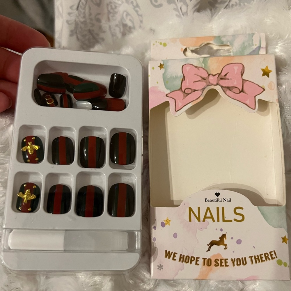 Fashion nails